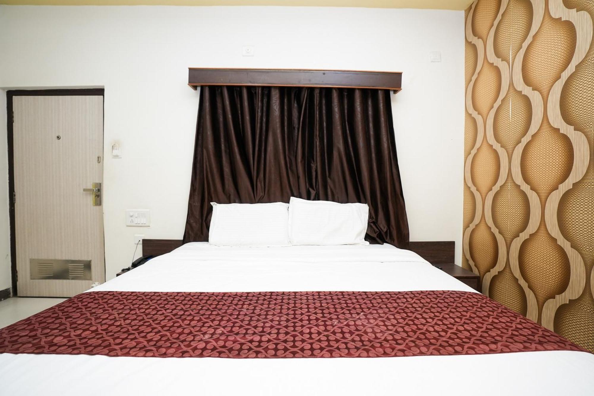 Hotel Opera Inn Near Central Bus Stand Удайпур Екстериор снимка